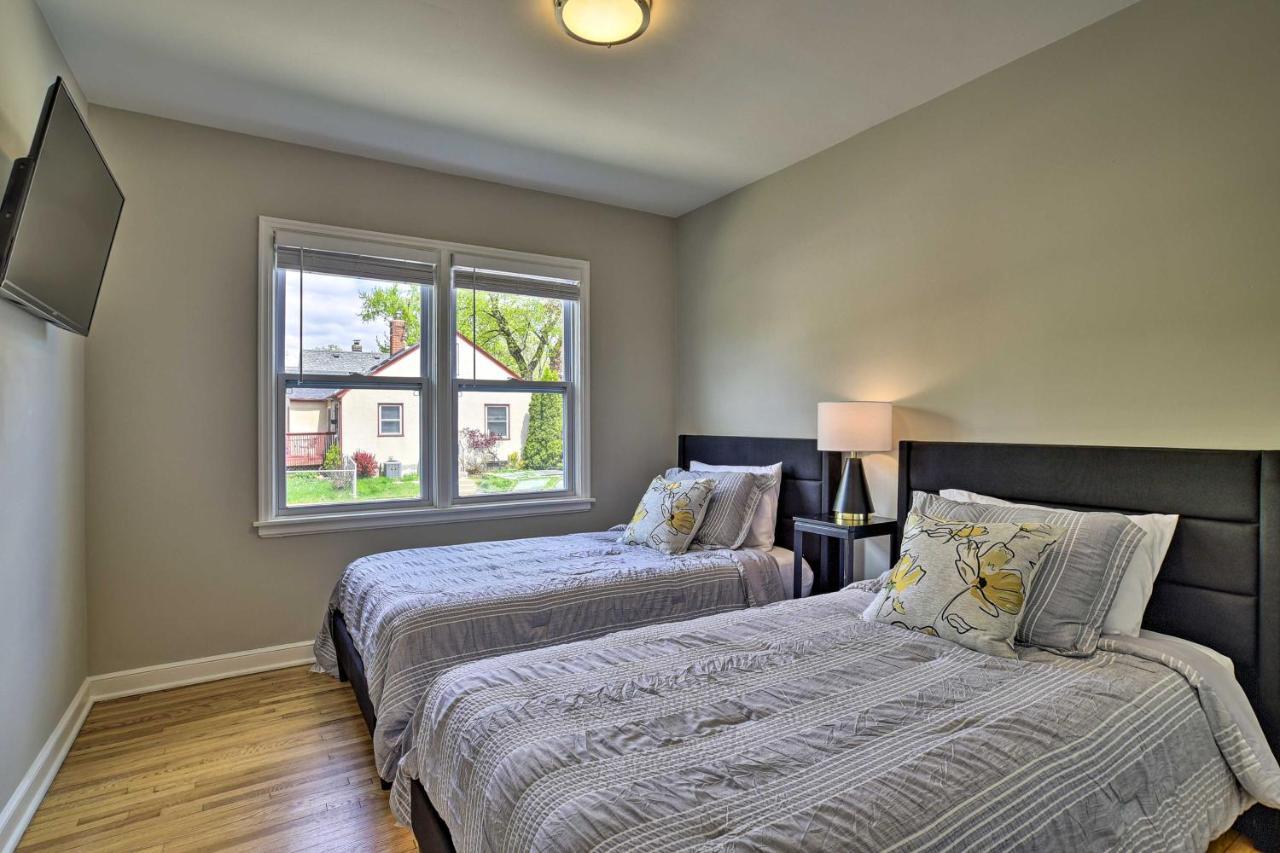 Mpls Duplex With Wifi And Kitchen 5 Mi To Dtwn! Villa Minneapolis Exterior photo