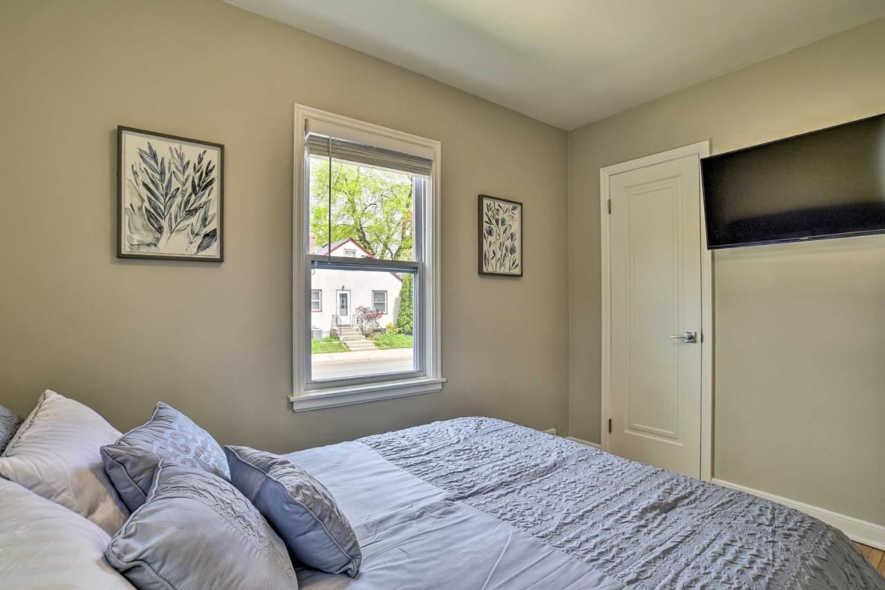 Mpls Duplex With Wifi And Kitchen 5 Mi To Dtwn! Villa Minneapolis Exterior photo