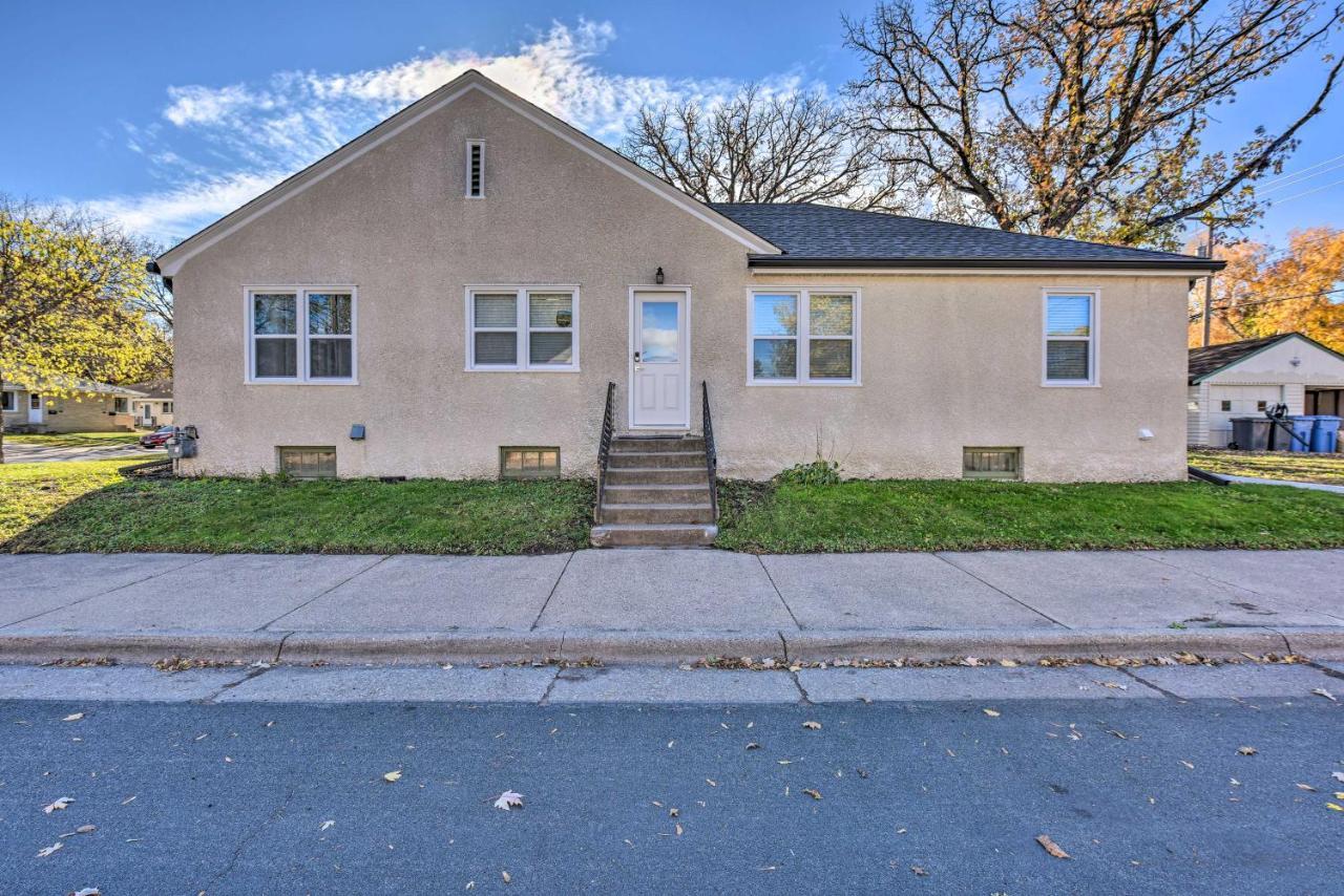 Mpls Duplex With Wifi And Kitchen 5 Mi To Dtwn! Villa Minneapolis Exterior photo